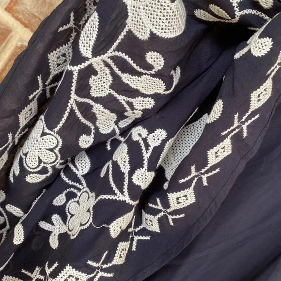 Monoreno Black Oversized Embroidered Boho Handkerchief Sleeve Blouse - Picture 5 of 10